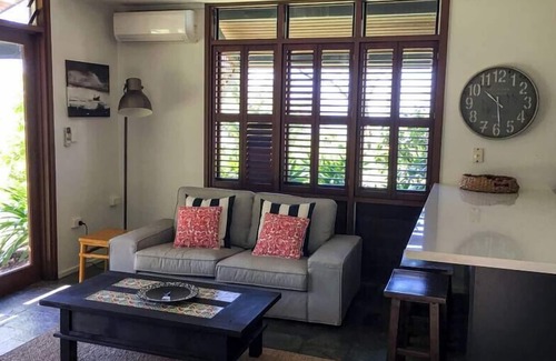 Wongaling Beach Apartment | Wongalinga Absolute Beachfront 2 Bedroom