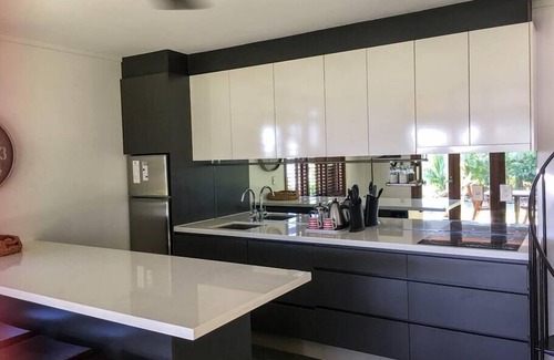 Wongaling Beach Apartment | Wongalinga Absolute Beachfront ~ Tropical Oasis