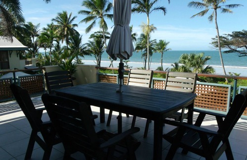 Wongaling Beach Apartment | Wongalinga Absolute Beachfront 2 Bedroom