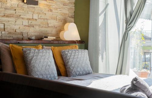 Kalamaria Apartment | Wood Aesthetic Steps from the Sea
