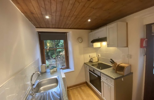 West Laroch Cottage | Wood fired Hot Tub