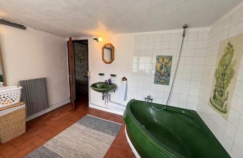 Los Masos House | Wood Lodge - Sleeps10 - Skiing - Thermal Baths