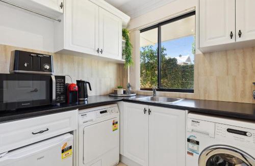 Maylands House | WOOD14 - River Suite