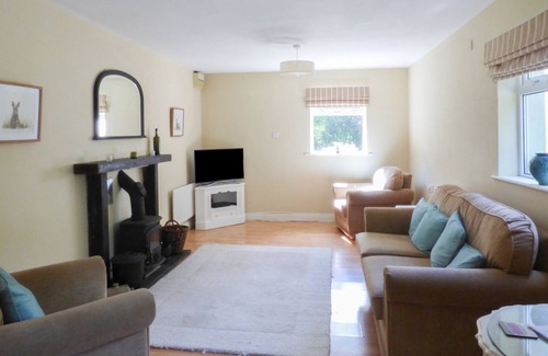 Kilgreaney Cottage | WOODBINE COTTAGE, family friendly in Kilkenny, County Kilkenny