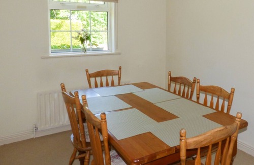 Kilgreaney Cottage | WOODBINE COTTAGE, family friendly in Kilkenny, County Kilkenny