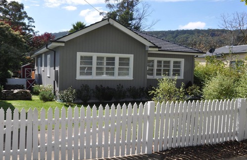 Bowral Cottage | Woodbine Cottage - ' The Perfect Weekender '