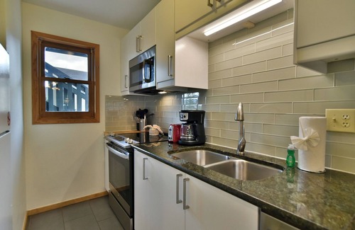 Frisco Condo | Woodbridge Inn Getaway: Pet Friendly, Mountain Views