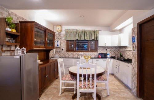 Nainital House | Woodburry Mansion, Cozy Nainital Homestay