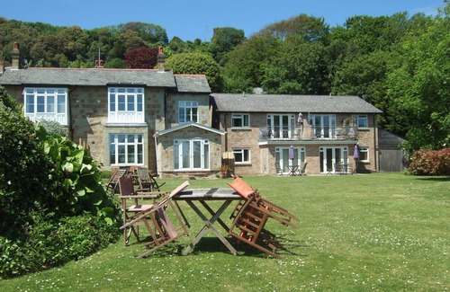 Ventnor Apartment | Woodcliffe Sea View Apartment Set In Peaceful Secluded Gardens