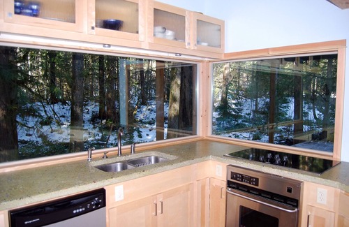 Rhododendron Cabin | Wooded Cabin Near Sandy River, Hot Tub and 10 Miles from Ski Resorts