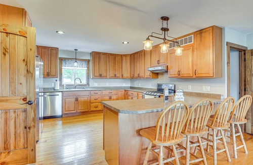 Ava House | Wooded Escape w/Pond & Grill in Pleasant City!
