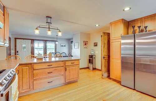 Ava House | Wooded Escape w/Pond & Grill in Pleasant City!