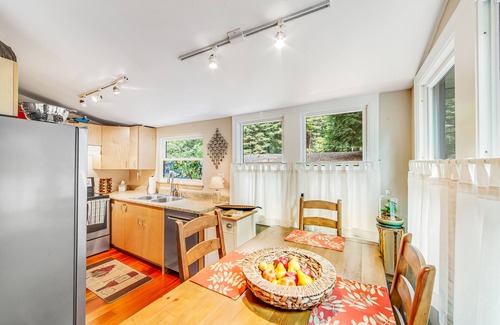 Guerneville House | Wooded gem with large deck, fast WiFi, grill & great location - dog-friendly