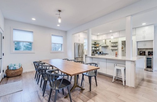Southampton House | Wooded Oasis and Guest House in Hamptons!