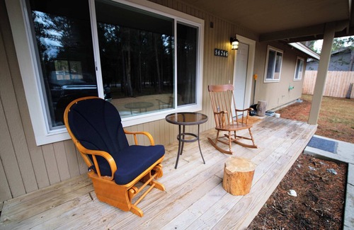 Oregon Water Wonderland House | Wooded river retreat near Mt. Bachelor and Bend