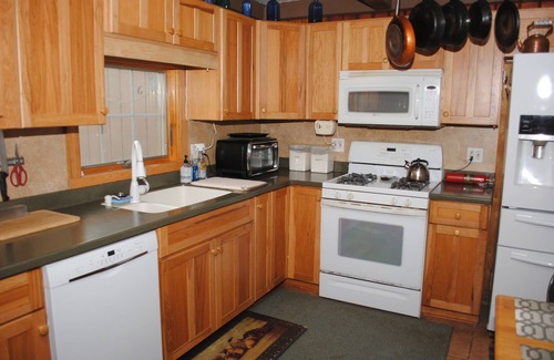 Mattoon House | Wooded rural country estate near Lake Shelbyville and Illinois Amish country