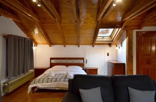 Kastoria Apartment | Wooden Attic