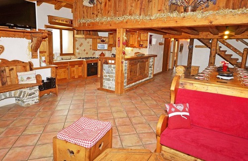 Champagny-en-Vanoise Ski Chalet | Wooden chalet in Paradiski ski area