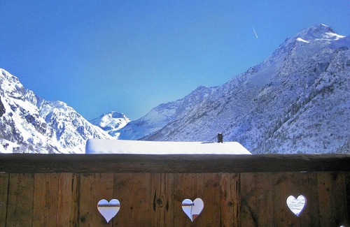 Champagny-en-Vanoise Ski Chalet | Wooden chalet in Paradiski ski area