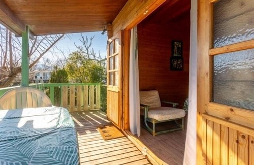 Roquebrune-sur-Argens House | Wooden chalet with large terrace