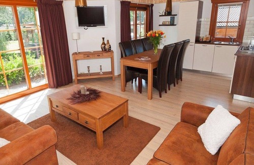 Langeberg House | Wooden chalet with terrace and microwave
