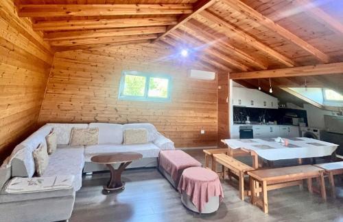 Delvine House | Wooden Guest House