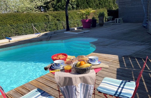 Meschers-sur-Gironde House | WOODEN HOUSE WITH SEA VIEW, HEATED POOL AND JACUZI
