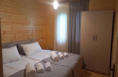Ambrolauri Hotel | Wooden House-Marikosi ვუდენ ჰაუს მარიკოსი