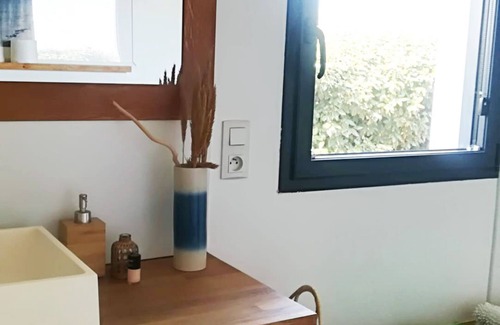 Landeda House | Wooden house overlooking the sea at 180 °.