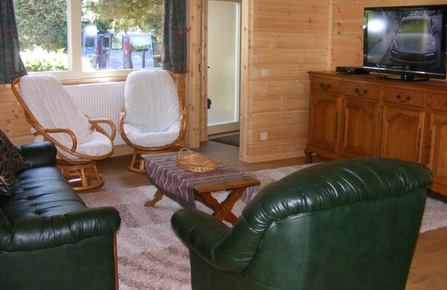 Sint-Amandsberg House | Wooden house with terrace and parking