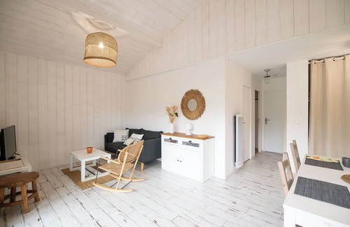 Vielle-Saint-Girons Apartment | Wooden lodge with garden
