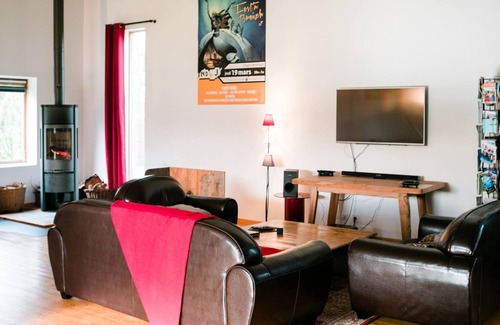Trelevern House | Wooden loft, pleasant setting, 800 m from the sea, in Trelevern