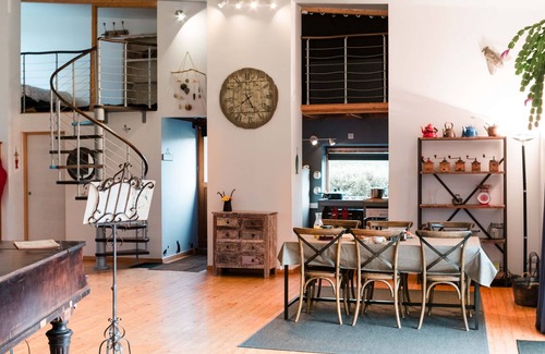 Trelevern House | Wooden loft, pleasant setting, 800 m from the sea, in Trelevern