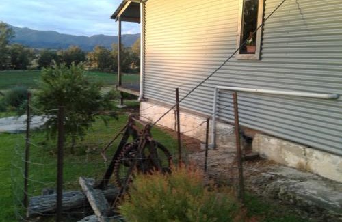 Woodenbong House | Woodenbong Bed and Breakfast