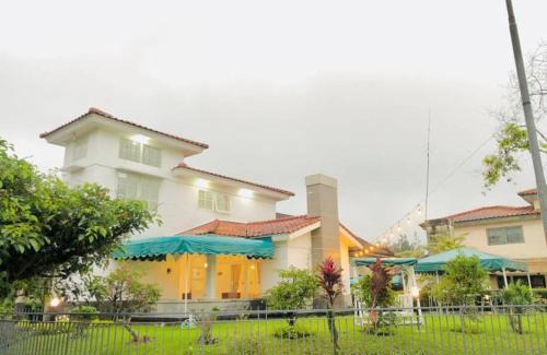 Cipanas Villa | Woodhill Villa Kota Bunga by Citrus House