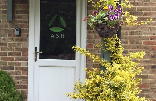 Henfield Cottage | Woodhouse Holiday Cottages, 3 Adjacent Holiday Lets . Ash Cottage