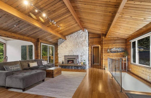 Leota Cabin | Woodinville Wine Country Cabin