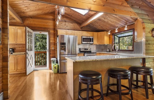 Leota Cabin | Woodinville Wine Country Cabin