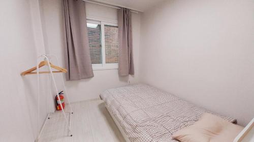 Gwanak-gu Apartment | Woodland Apartment - For foreigners only