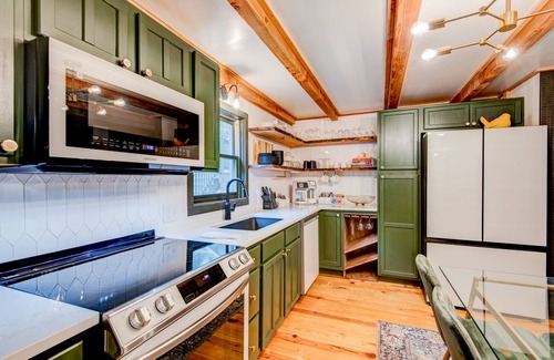 Zionville House | Woodland Creek Cabin - private oasis in the woods with a hot tub!
