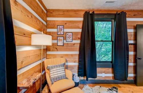 Zionville House | Woodland Creek Cabin - private oasis in the woods with a hot tub!