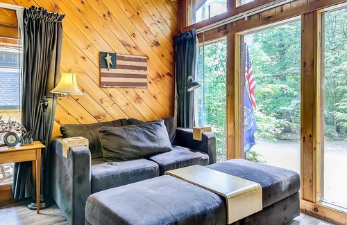 Eidelweiss Village House | Woodland lodge w/ firepit, deck, grill & fireplace - walk to beaches, dogs OK!