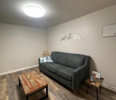 Salida Hotel | Woodland Motel