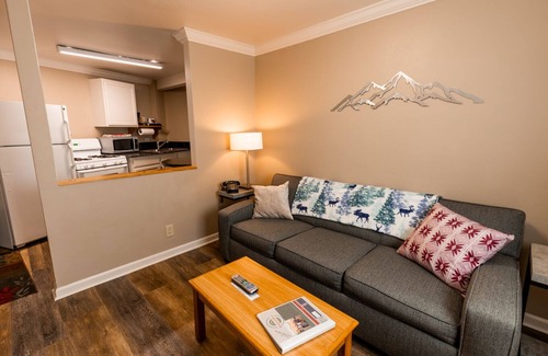 Salida Hotel | Woodland Motel