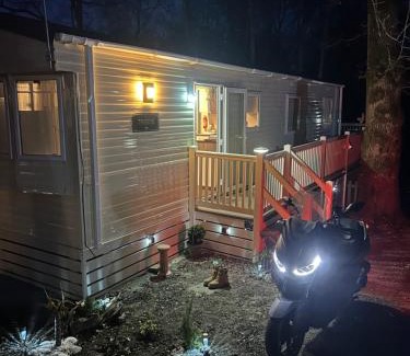St Leonards-On-Sea Resort | Woodland Retreat Entire Holiday Home in Hastings