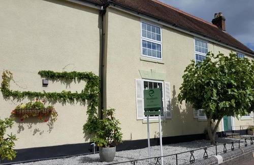 Pershore Bed & Breakfast | Woodlands 159