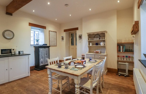 Little Cowarne Cottage | WOODLANDS COTTAGE, pet friendly, character holiday cottage in Docklow