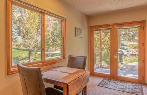 Estes Park Hotel | Woodlands on Fall River