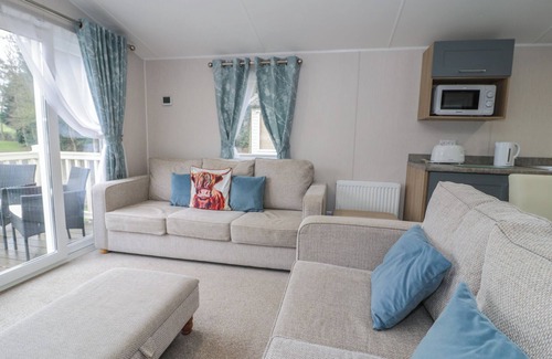 Ruthin Cottage | WOODLANDS PLATINUM (WO29), family friendly, with a garden in Ruthin
