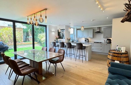 South Twickenham House | Woodpecker : 4 Bed House in London